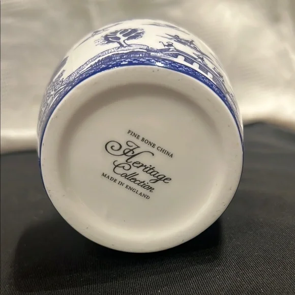 Blue and White Vinegar Ceramic Pitcher jug blue willow Heritage Collection - Picture 3 of 8